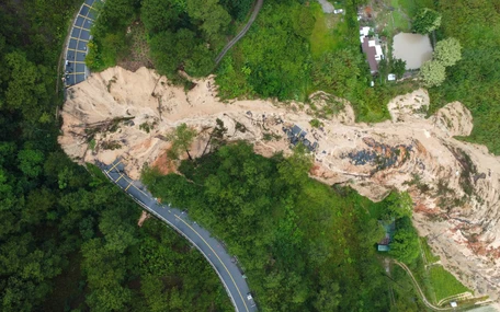 Cận cảnh đèo Mimosa Đà Lạt bị đứt gãy hoàn toàn do sạt lở