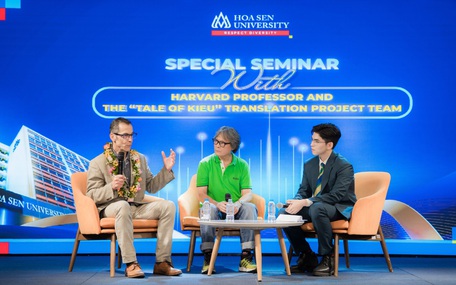 Giáo sư Đại học Harvard kể chuyện dịch Truyện Kiều