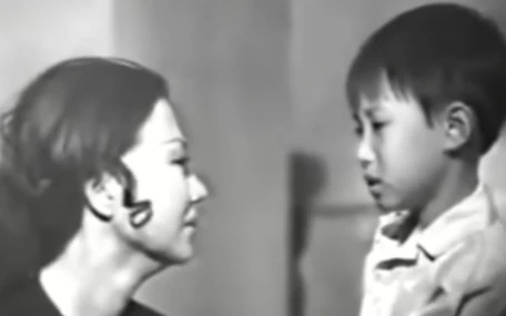 Sĩ Hoàng nhớ lời ru của nghệ sĩ Kim Cương trong Lá sầu riêng