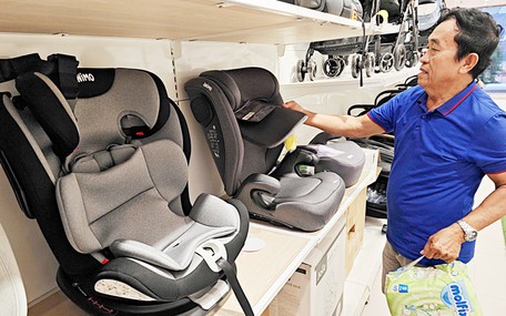 Không yêu cầu taxi trang bị ghế trẻ em: Chuyên gia nói phù hợp, bạn đọc băn khoăn