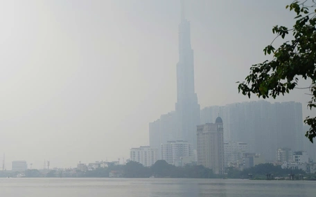 Sáng nay TP.HCM mù mịt có phải do ô nhiễm?