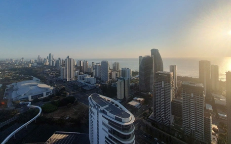 'Mùa hè ngược nắng' ở Gold Coast miền Đông nước Úc
