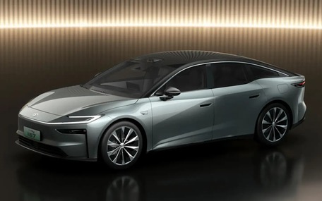 Toyota ra mắt xe điện lớn hơn Camry, nội thất cận sang nhưng ngoại hình phổ thông