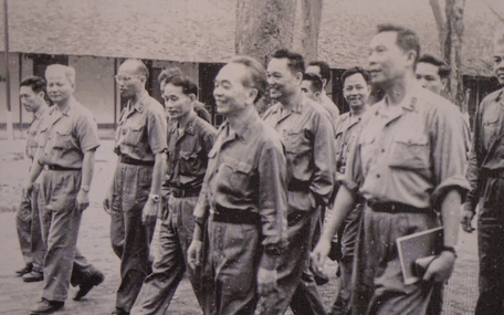 Thăm nơi từng là Tổng hành dinh, nghe Đại tướng Văn Tiến Dũng kể thời khắc hòa bình