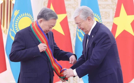 Tổng Bí thư Tô Lâm nhận Huân chương Hữu nghị Dostyk hạng nhất của Kazakhstan