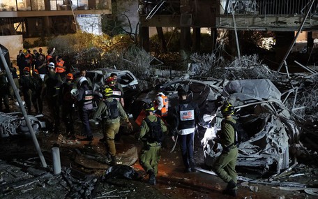 Nhiều tiếng nổ liên tiếp ở cả thủ đô Iran và Tel Aviv, Israel