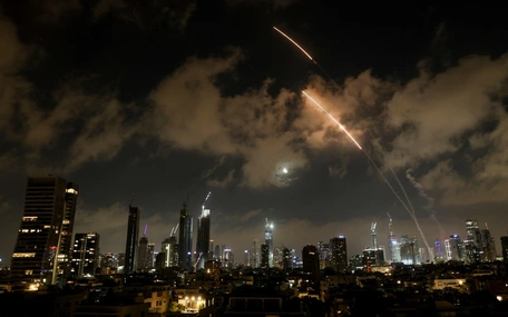 Xung đột Iran - Israel sáng 18-6: Hệ thống phòng không hiện đại của Mỹ chặn tên lửa Iran giúp Israel