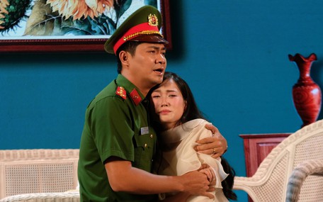 'Một cuộc chiến khác' của sân khấu Hồng Vân