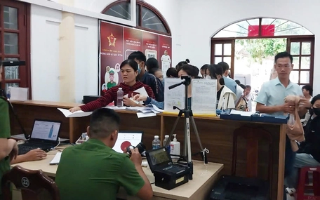 Tin tức sáng 1-7: Giảm mức thu nhiều khoản phí, lệ phí; TP.HCM cảnh báo khẩn dầu phong thấp giả