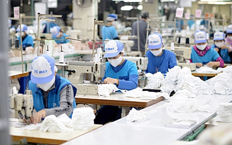 Tin tức sáng 2-7: Hơn 50.000 tờ khai hải quan xử lý ngày 1-7; Mỹ áp thuế đối ứng trở lại sau 9-7