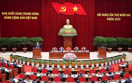 Khai mạc Hội nghị Trung ương lần thứ 12: Xem xét công tác cán bộ, tiếp tục cải cách, đổi mới