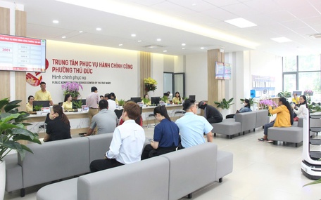 Sốc với lời  'cho phép, xin lỗi, cảm ơn' ở Trung tâm hành chính công phường Thủ Đức