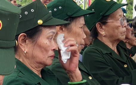Tin tức sáng 27-7: Xây dựng hồ sơ điều chỉnh trợ cấp với thanh niên xung phong