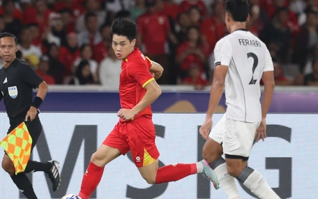 U23 Việt Nam - U23 Indonesia (hiệp 1) 0-0: Chủ nhà đá rắn