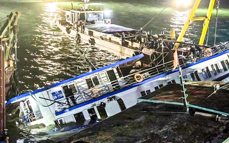 Hoàn tất bồi thường bảo hiểm cho nhiều nạn nhân vụ lật tàu ở vịnh Hạ Long