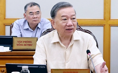 Tổng Bí thư: Sửa đổi, bổ sung quy định chế độ tiền lương, phụ cấp với cán bộ, công chức