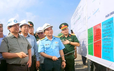 Thủ tướng Phạm Minh Chính kiểm tra tiến độ thi công sân bay Long Thành