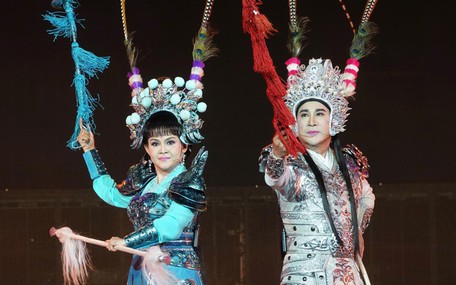 Hơn 100 diễn viên tham gia live show Kim Tử Long; Khai trương Quán nhà Haha trên VTV3