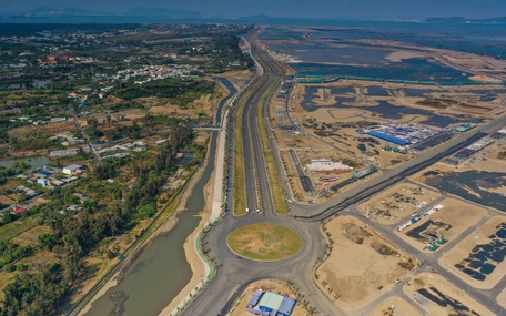 Ngắm đường chạy lộng gió của VnExpress Marathon Green Paradise Cần Giờ