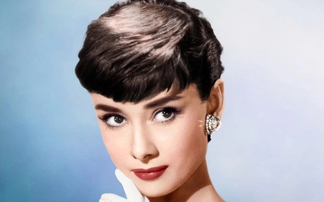 Audrey Hepburn: Ánh trang sức kim cương phía sau những giấc mơ Hollywood