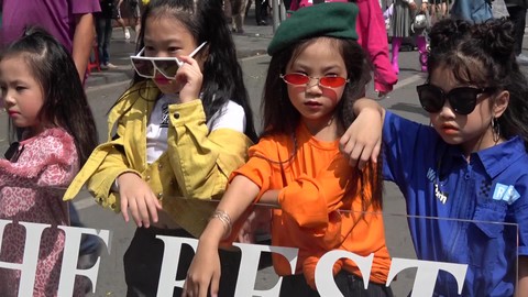 Cực chất với “the best streetstyle” tại phố đi bộ Hà Nội
