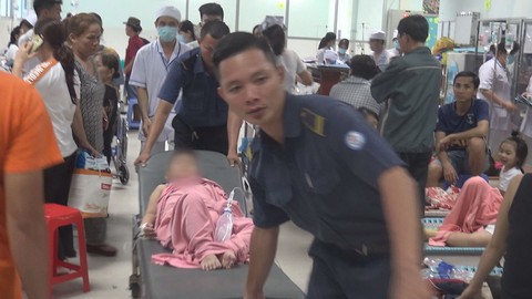 30 trẻ bị ngộ độc nhập viện nghi do ăn bánh mì