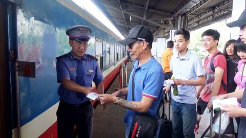 Vẫn còn 23.000 vé tàu đi từ Sài Gòn, Đồng Nai ngày giáp tết