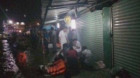 Chưa rõ nguyên nhân vụ lật cano trên vịnh Nha Trang làm 2 người chết