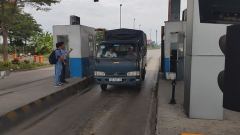 Dừng thu phí đường cao tốc TP.HCM - Trung Lương, nhiều tài xế còn ‘ngỡ ngàng’