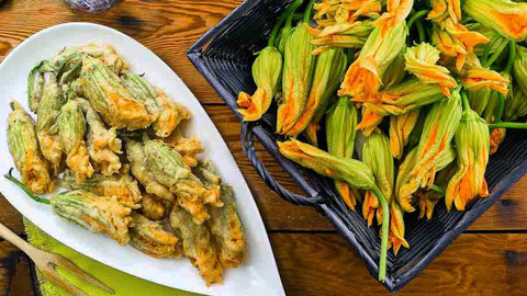 Hoa chiên: Món ăn đường phố độc lạ của Thái Lan