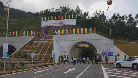 Đưa hầm đường bộ qua đèo Cù Mông vào hoạt động