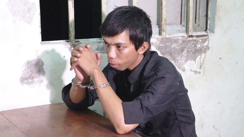 Bán bánh mì bị đâm thương tích