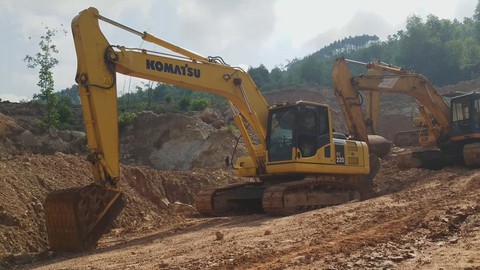 San đồi làm nhà máy gạch ngay trên nhà dân