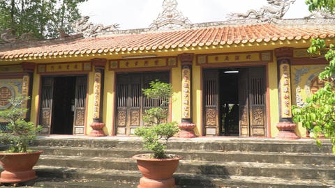 Thăm chùa cổ 200 năm ở Lai Vung