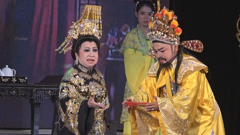 Nghệ sĩ Bạch Mai trở lại sân khấu cải lương với “Tân về đất Kinh Châu"