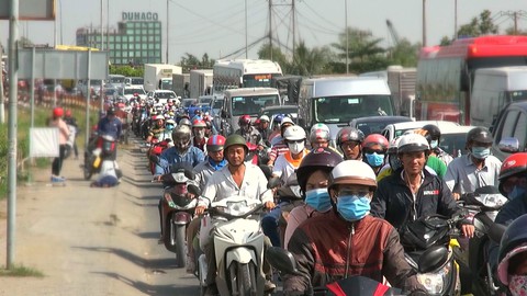 Tin nóng 24h: Nhiều cung bậc cảm xúc trên đường về quê đón Tết
