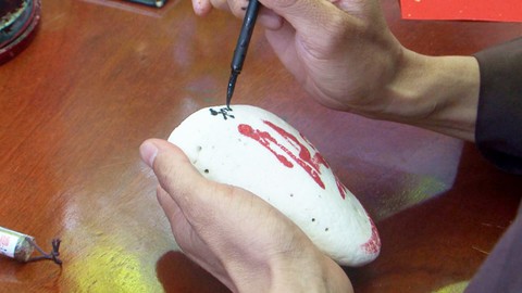 Tin nóng 24h: Thư pháp trên đá san hô do các nhà sư ở đảo Trường Sa viết tặng
