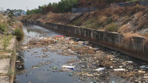Sau 1 năm kết hợp kiểm soát, kênh Ba Bò vẫn còn ô nhiễm nặng