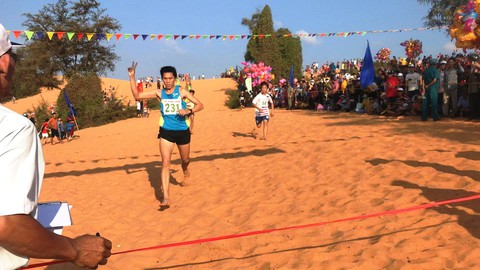 Sôi nổi hội thi vượt đồi cát Mũi Né