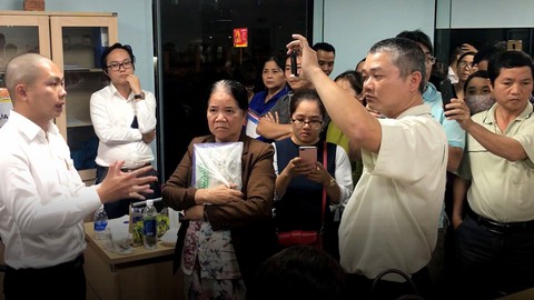 Hàng trăm người bao vây công ty bất động sản tại Đà Nẵng