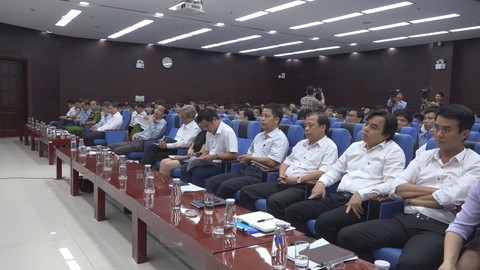 Đà Nẵng không sử dụng chai nhựa trong các cuộc họp