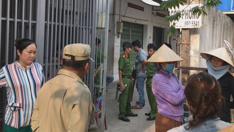 Nghi án chồng đâm chết vợ rồi tự sát