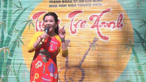 Mang đờn ca tài tử đến gần với công chúng mộ điệu