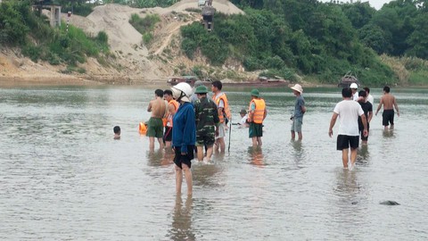 Hai nam sinh đuối nước thương tâm trước ngày thi THPT quốc gia