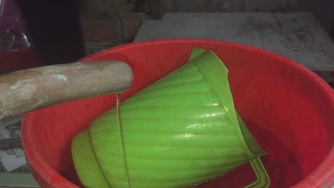 Dân vùng ven TP.HCM mòn mỏi chờ nước sinh hoạt