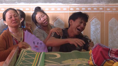 Tắm sông Gianh ngày nóng, 3 chị em ruột chết đuối