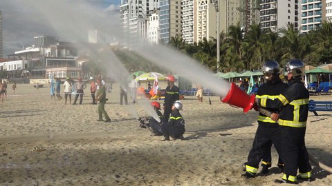 Đà Nẵng diễn tập sự cố tràn dầu trên biển