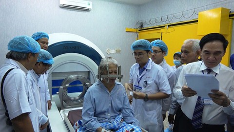 Đưa vào hoạt động Trung tâm xạ phẫu bằng dao Gamma quay đầu tiên tại ĐBSCL