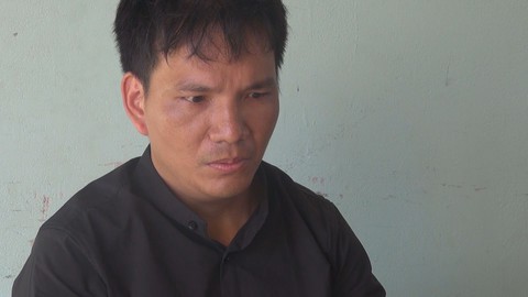 Lên mạng chat sex bị bạn tình "tống tiền"