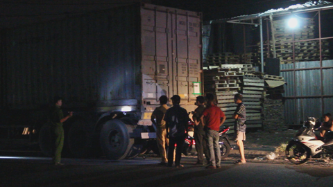 Tài xế container chạy khỏi hiện trường, sau khi gây tai nạn